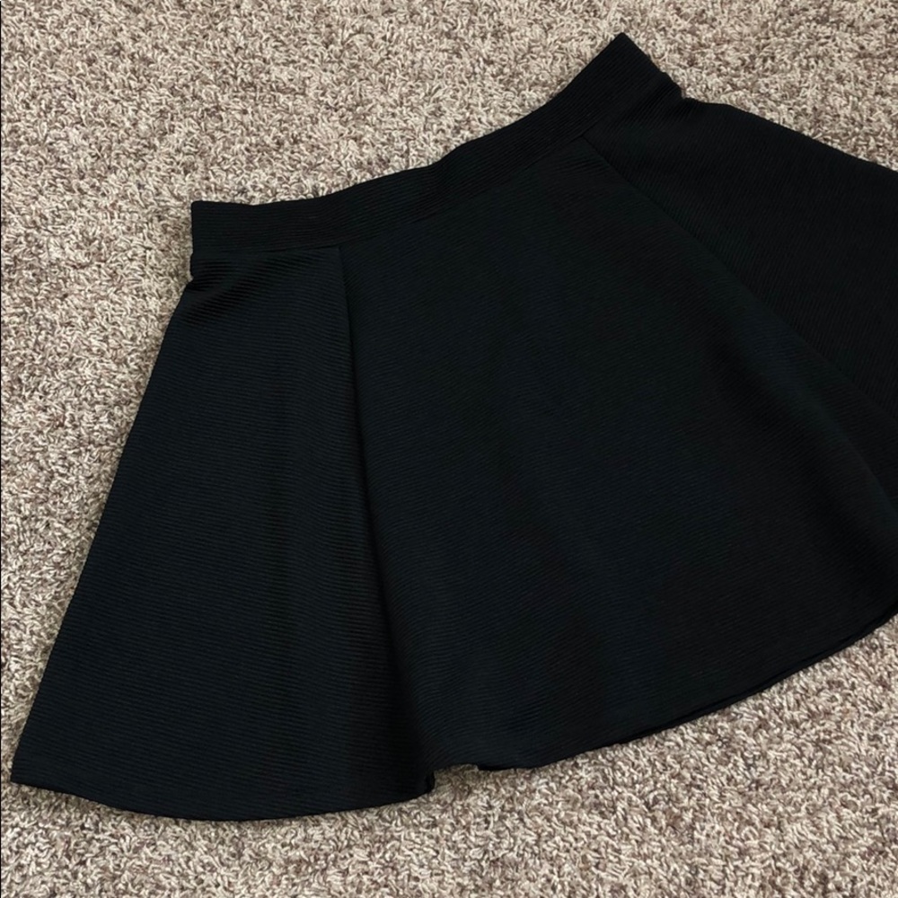 Black skater skirt